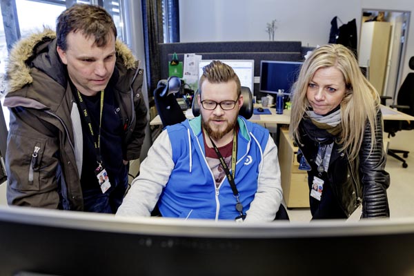 Fra venstre: kontorsjef Hans Wilhelmsen, tollinspektør Tor Inge Fugelsnes og tolloverinspektør Anne Braaten Solheim.